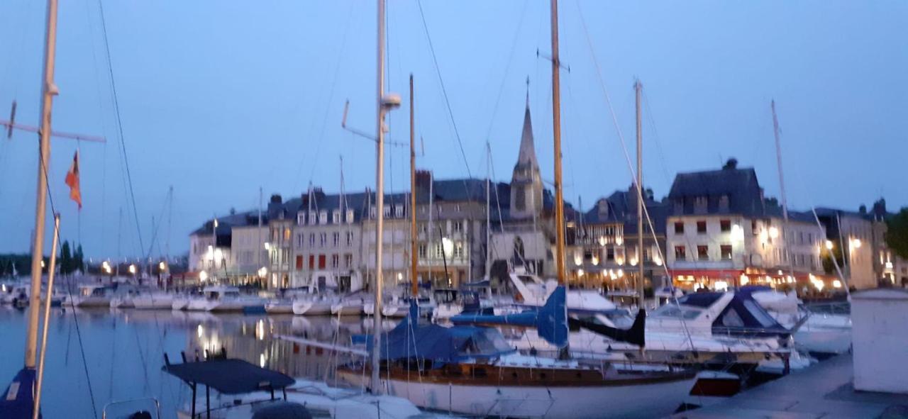 Le Puits Apartment Honfleur Exterior photo